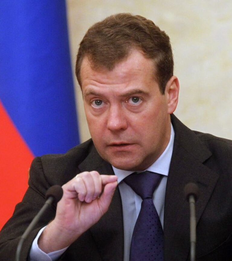Dmitry Medvedev : What have the Americans accomplished with their nighttime strikes on three nuclear sites in Iran?
