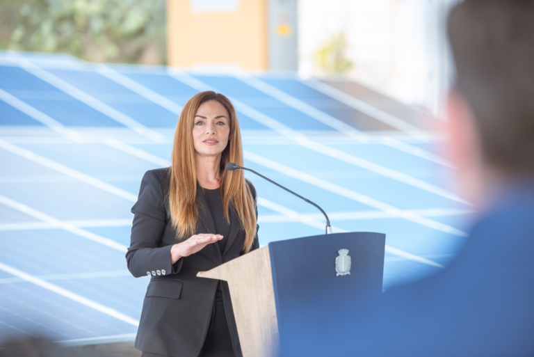 Proġett ġdid ta’ pannelli tax-xemx “eżempju ta’ investiment privat fis-sostenibbiltà”– il-Ministru Miriam Dalli