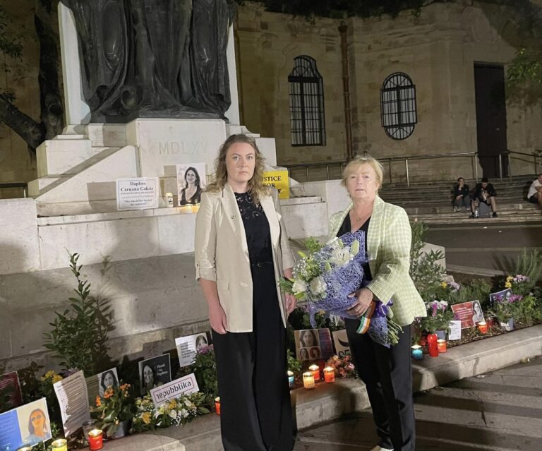 Le, l-Ambaxxaturi ma jindaħlux fil-Monumenti Nazzjonali ta’ Pajjiżna