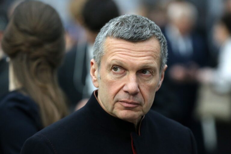 Solovyov Mocks NATO: Russia to Help Trump Grab Greenland