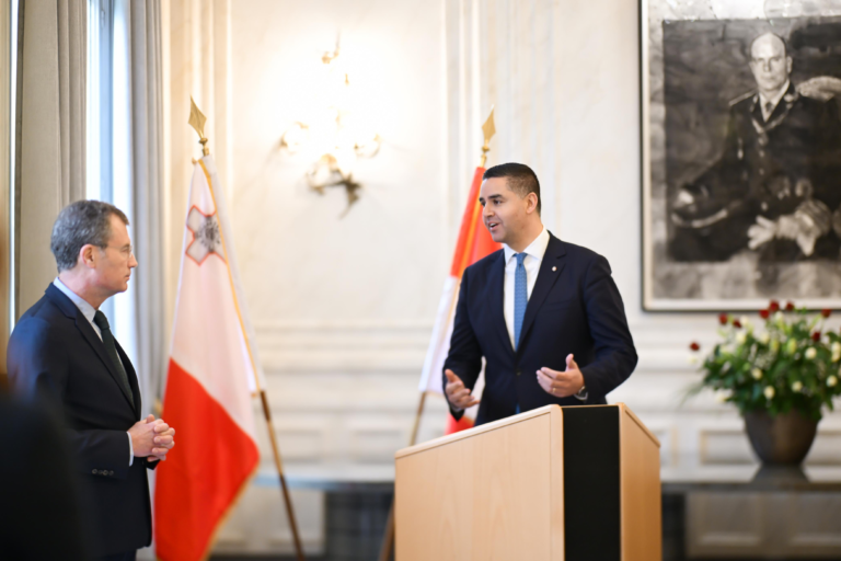 Id-Deputat Prim Ministru Ian Borg f’taħditiet mal-Ministru tal-Istat u l-Ministru għall-Affarijiet Barranin ta’ Monaco, u uffiċjali ewlenin oħra