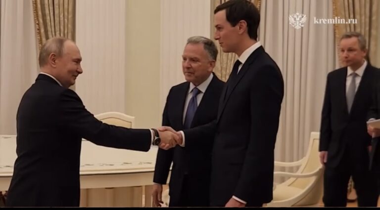 Watch : High-Stakes Kremlin Summit Underway – Putin Meets U.S. Envoy Witkoff, Joined by Kushner and Key Russian Officials