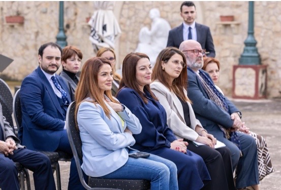 Il-komunitajiet fil-qalba tas-sostenibbiltà: skema biex tissaħħaħ l-azzjoni tal-volontarjat