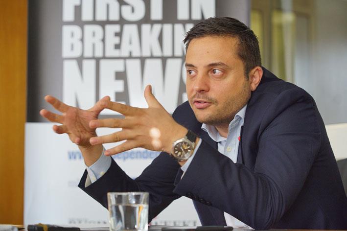 Conrad Borg Manchè jmissek tistħi kont aggressiv u vjolenti ma’ missierek u ħutek